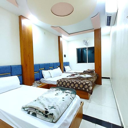 Hotel Shreem 우자인 외부 사진