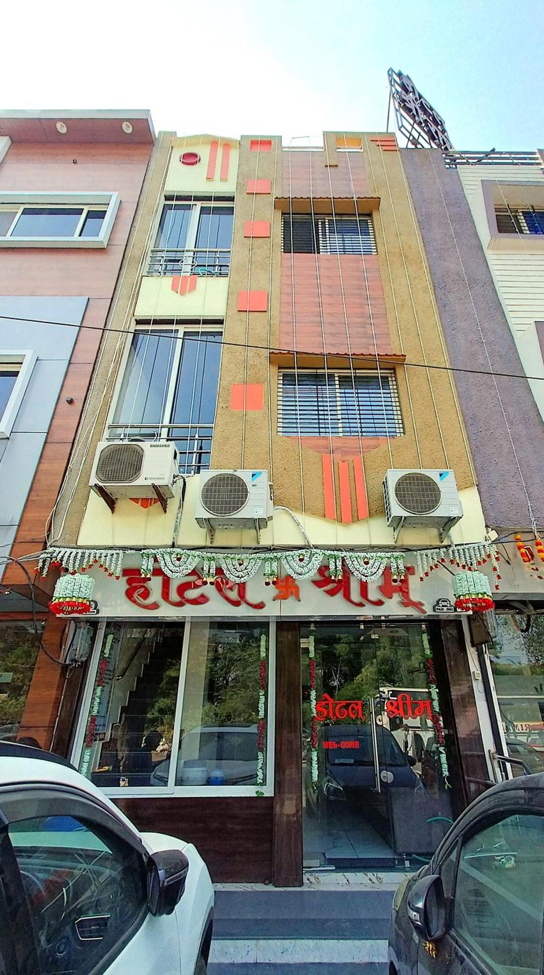 Hotel Shreem 우자인 외부 사진