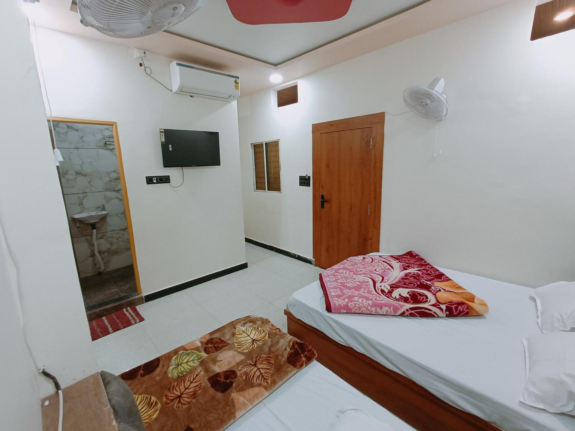 Hotel Shreem 우자인 외부 사진