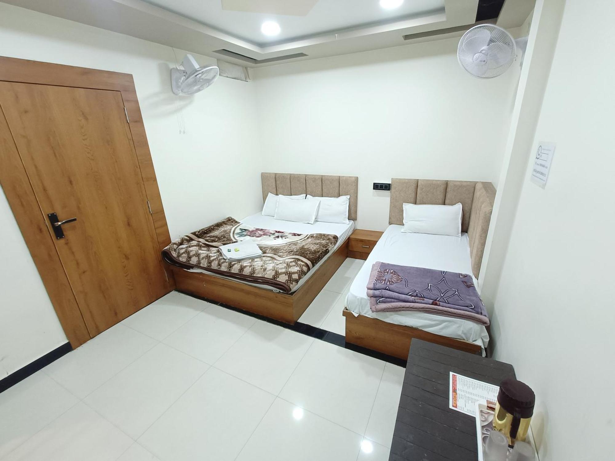 Hotel Shreem 우자인 객실 사진