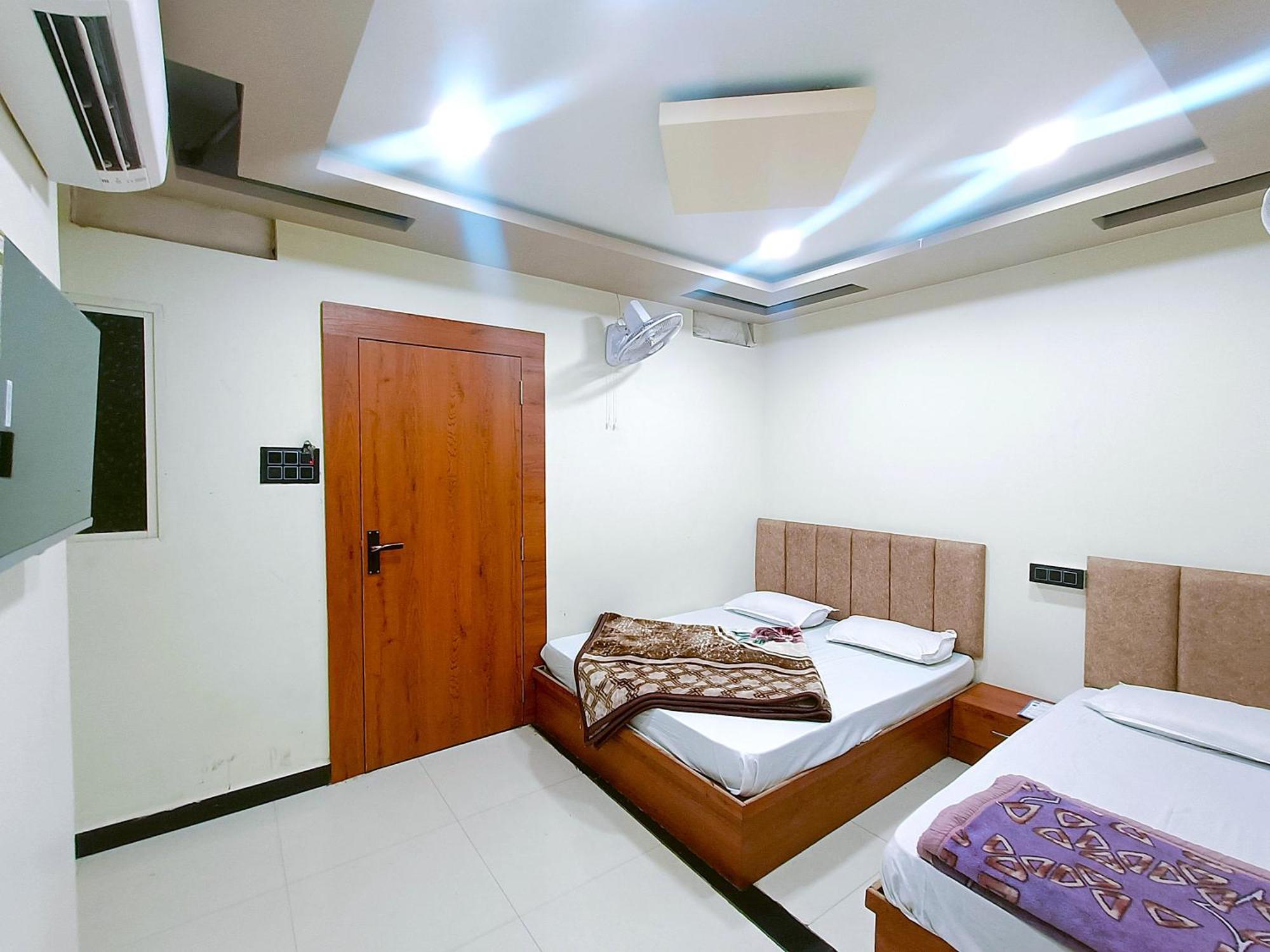 Hotel Shreem 우자인 외부 사진