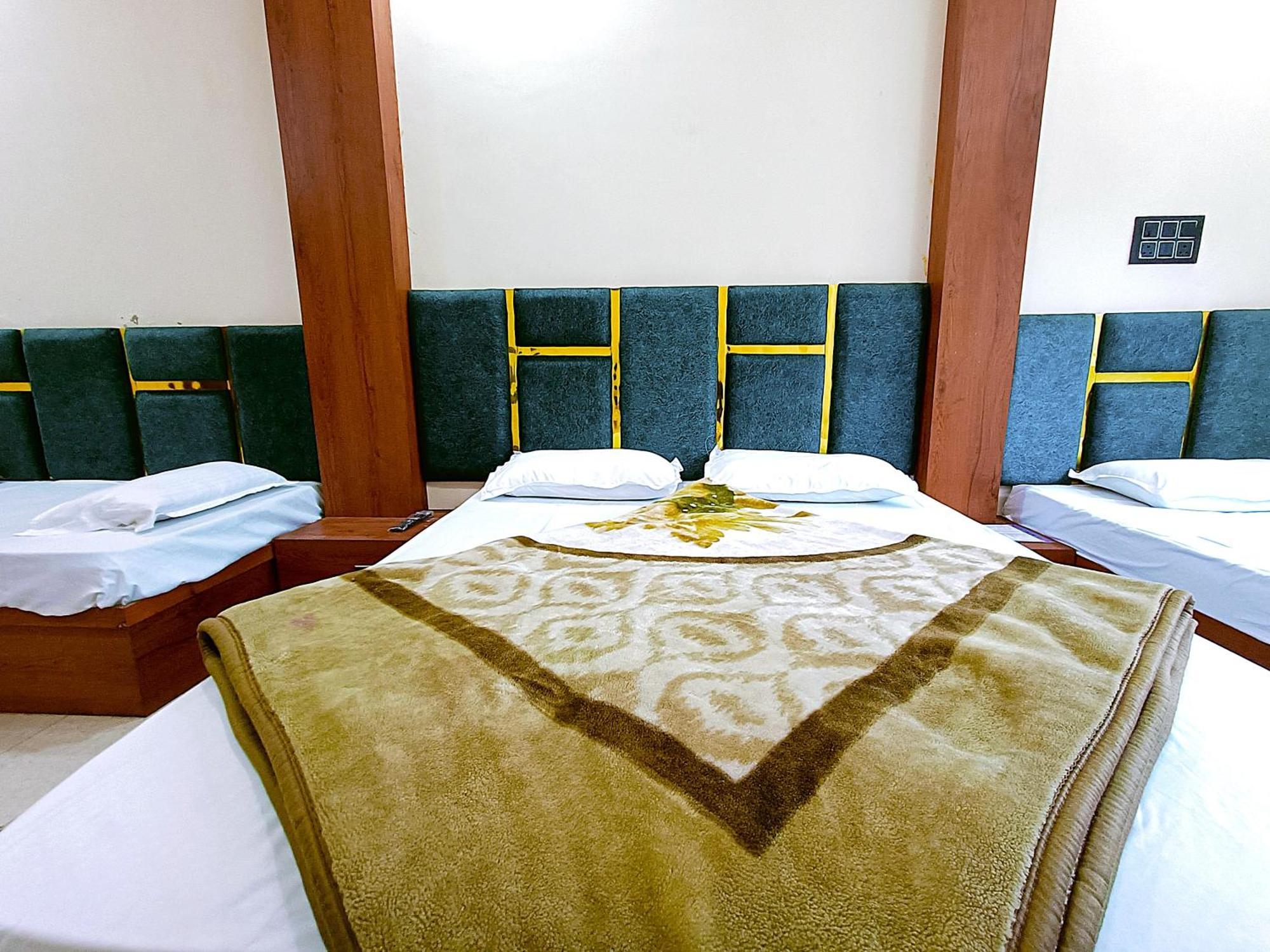 Hotel Shreem 우자인 외부 사진